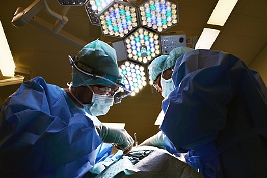 Подмосковные врачи удалили пациенту опухоль весом 2 килограмма