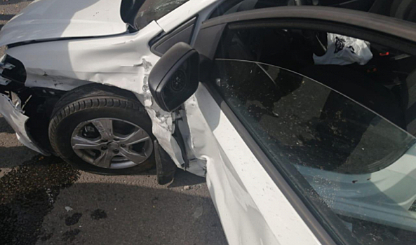 Под Воронежем после столкновения двух иномарок сбили насмерть 71-летнего пешехода