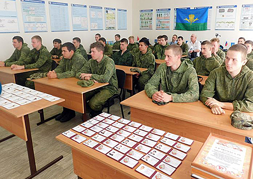 Волгоградская автошкола ДОСААФ выпустила юбилейную группу водителей-десантников