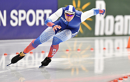Российские конькобежцы заняли весь пьедестал на дистанции 500 м на этапе КМ в Канаде