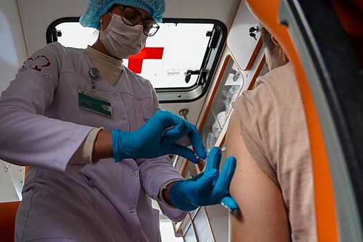 Мобильный пункт вакцинации у станции «Зеленоград-Крюково» пользуется спросом у горожан