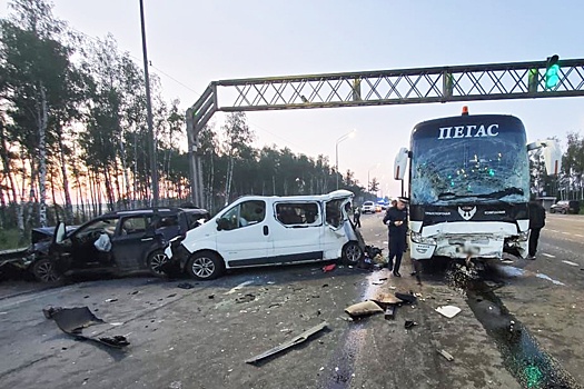 Появились фото с места массового ДТП под Владимиром с тремя погибшими