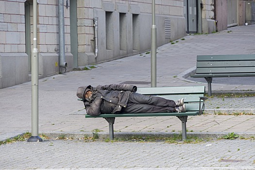 Люди будут терять работу и жилье. В Петербурге ожидается рост количества бездомных