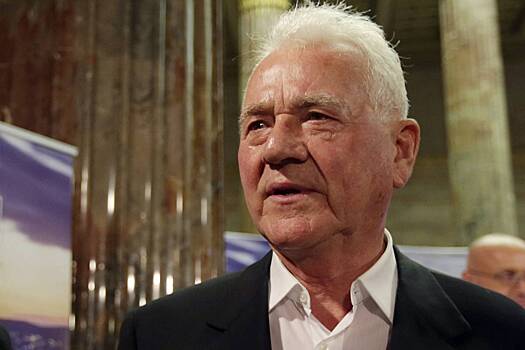 91-летнего миллиардера обвинили в изнасилованиях