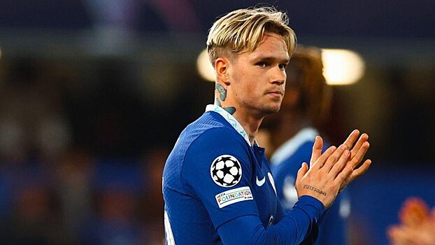 Цель «Челси» – приглашать молодых игроков на невысокую базовую зарплату, но с бонусами. Оклад Мудрика – 97 тысяч фунтов в неделю, Энцо зарабатывает ненамного больше