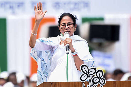 Чиновница в Индии посоветовала девушкам сидеть дома после изнасилования студентки