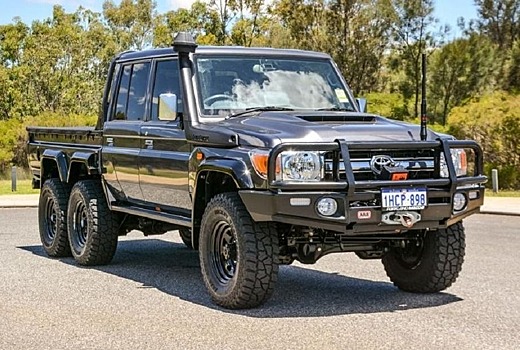 Посмотрите на шестиколесный Toyota Land Cruiser 70 стоимостью 11 млн рублей