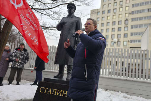 Губернатор Вологодской области открыл в Вологде памятник Сталину