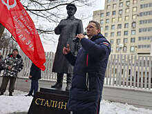 В Вологде исполнили решение суда и оставили в центре города памятник Сталину