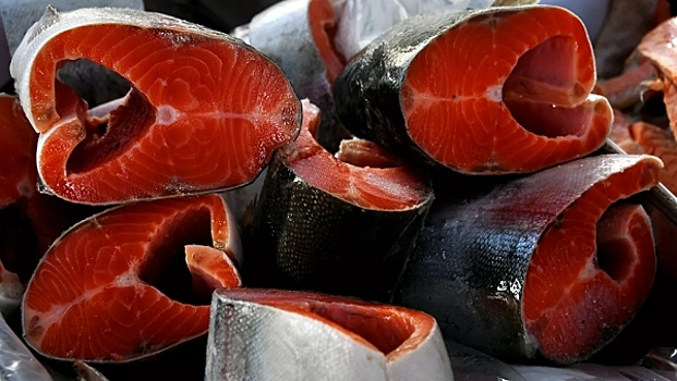 Подорожание красной рыбы объяснили худшим за 10 лет уловом