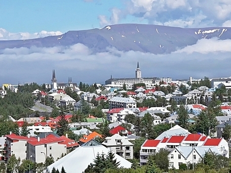 Больше всего в мире жилье подорожало в Исландии, подешевело на Украине