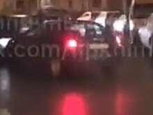 Пьяная женщина протаранила несколько автомобилей в Химках