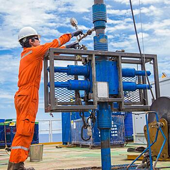 «Технодинамика» представила в ОАЭ продукцию для нефтегазовой отрасли