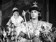Почему при Сталине возник культ только одного царя