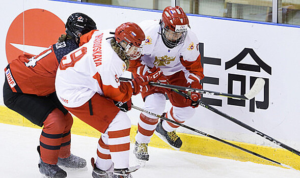 Канадские хоккеистки выиграли молодежный чемпионат мира