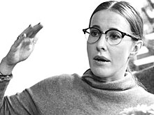 Собчак раскритиковала стихи Захаровой о Кемерово