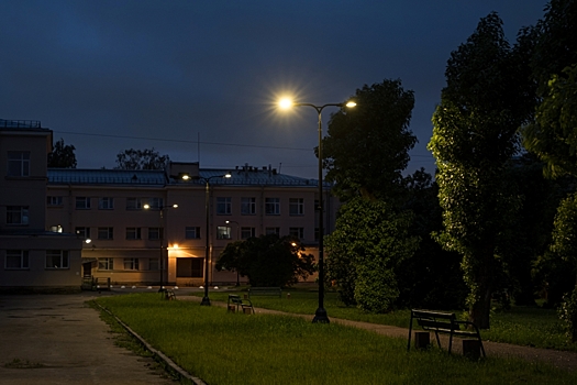 В двух жилых кварталах Невского района модернизировали наружное освещение