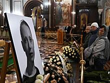 Свердловский драматург Николай Коляда пришел проститься с Инной Чуриковой
