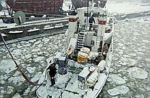 На Ямале прокуратура обязала поднять и утилизировать затонувшее судно
