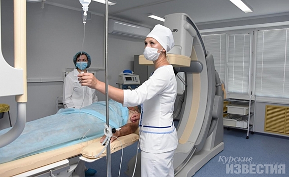 Курские врачи провели операцию на новом ангиографическом комплексе