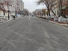 На улице Володарского в Оренбурге нанесли дорожную разметку для двух полос