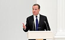 Медведев: Национализация иностранных активов компенсирует заморозку русских триллионов на Западе
