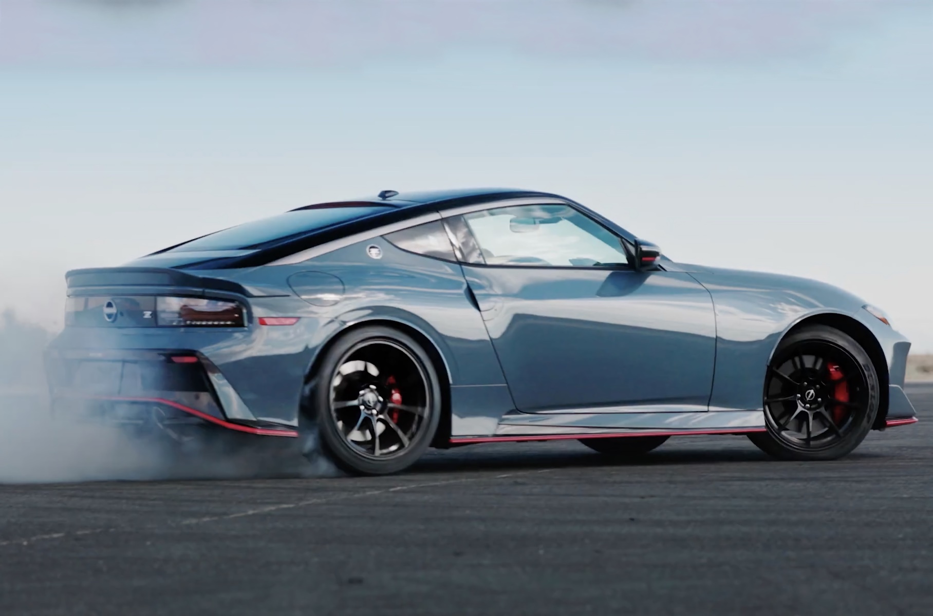 Новый Nissan Z Nismo показали на видео