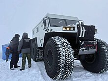 Два человека погибли, провалившись на автомобиле под лед в Якутии