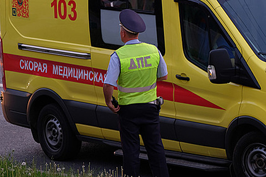 Российские полицейские со стрельбой отбили машину скорой у похитителей