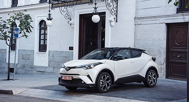 Официально представлен обновленный Toyota C-HR 2022