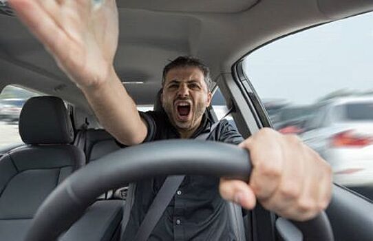 Стоит ли реагировать на выходки автохамов