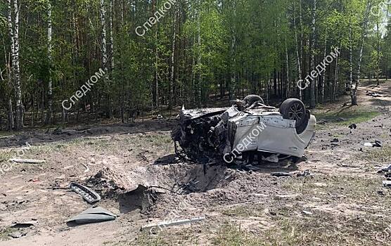 Появились первые фотографии с места взрыва автомобиля Захара Прилепина