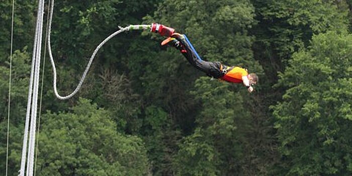 Банджи-джампинг. Как решиться на первый прыжок с высоты