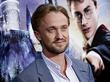 Сыгравший Драко Малфоя в "Гарри Поттере" актер Том Фелтон прибыл в Москву