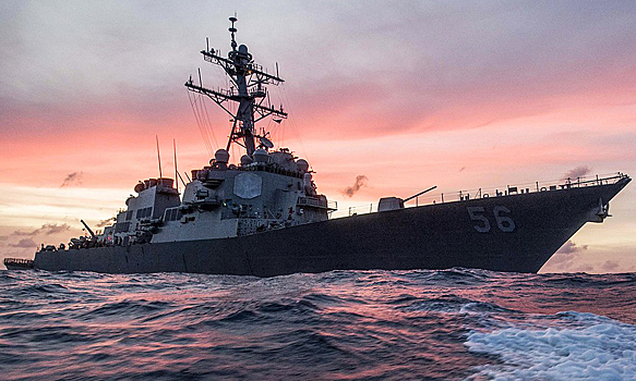 Американский эсминец вторгся в российские воды