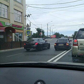 Лихачей из свадебного кортежа в Астрахани задержали и наказали