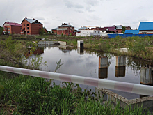 Дикий «аквапарк» в Оби: котлован брошенной стройки готов к трагедии?