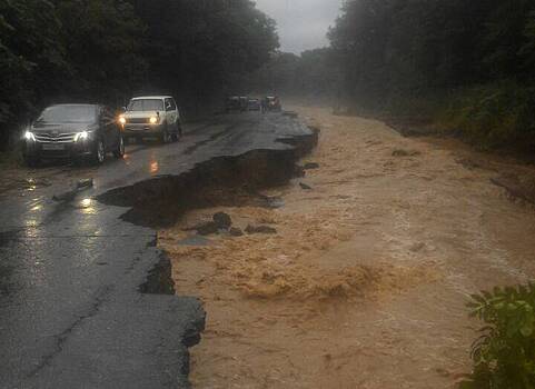 На дороге под Барабашом заблокировано 250 автомобилей: вода продолжает прибывать