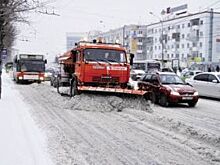 Снегоуборщик снес кузов маршрутки на проспекте Королева