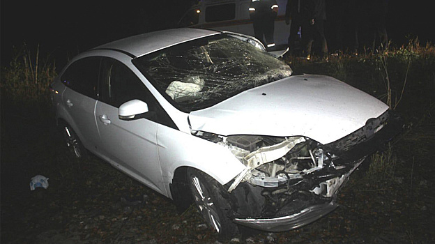 Водитель иномарки погиб на ямальской трассе после столкновения с грузовиком