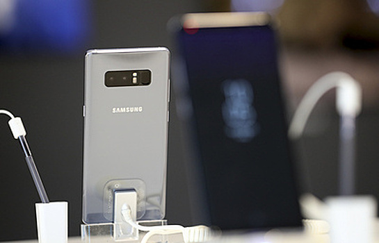 В Южной Корее Samsung и LG начали продажи флагманских смартфонов Galaxy Note 8 и V30