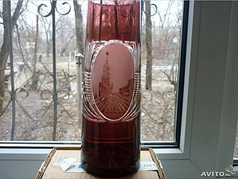 В Волгограде за 100 тысяч продают раритетную вазу обкома КПСС