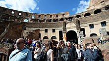 В Италии задержали туриста, нацарапавшего инициалы на стенах Колизея