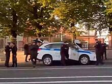 Полицейский автомобиль сбил пешеходов в центре российского города