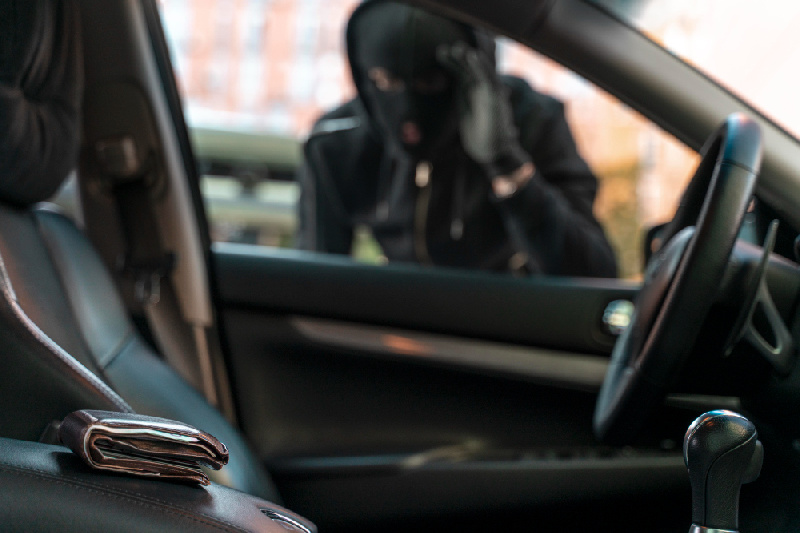 Житель Благовещенска в свой день рождения угнал автомобиль и получил в «подарок» исправительные работы