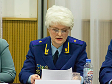 Обвиняемая в коррупции экс-зампрокурора Новосибирской области Кузьменок добровольно явилась в СК