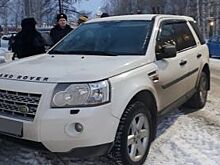 Судебные приставы хитростью отобрали автомобиль у жителя Урала