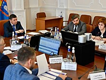 Евгений Первышов поручил актуализировать сметы ремонта и строительства объектов по нацпроектам в 2026-2027 годах