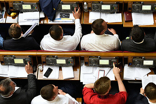 У украинских депутатов отобрали телефоны