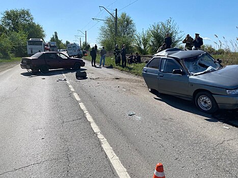 Под Новочеркасском произошла смертельная авария с участием автобуса и двух легковушек
